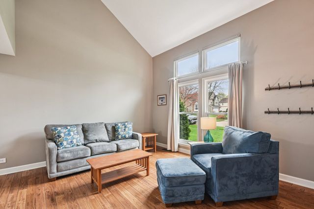 4425 Castlebar Lane, Hanover Park, IL 60133