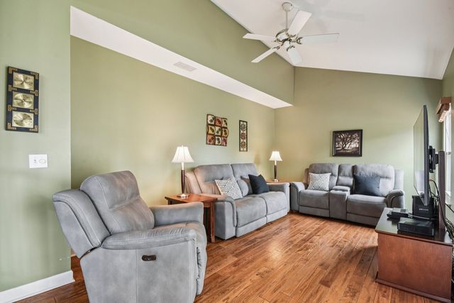 4425 Castlebar Lane, Hanover Park, IL 60133