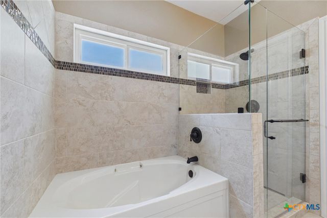1152 Berry Creek Drive, Schertz, TX 78154