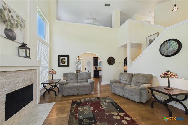 1152 Berry Creek Drive, Schertz, TX 78154