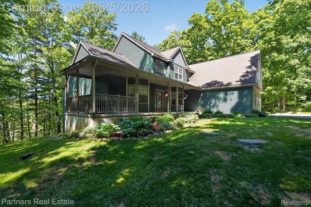 4053 Rolling Acres Drive, Hartland Township, MI 48353