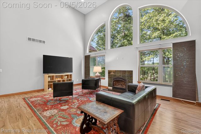 4053 Rolling Acres Drive, Hartland Township, MI 48353