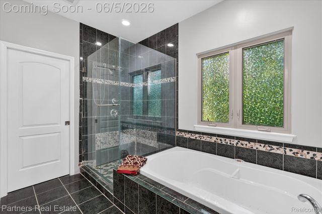 4053 Rolling Acres Drive, Hartland Township, MI 48353