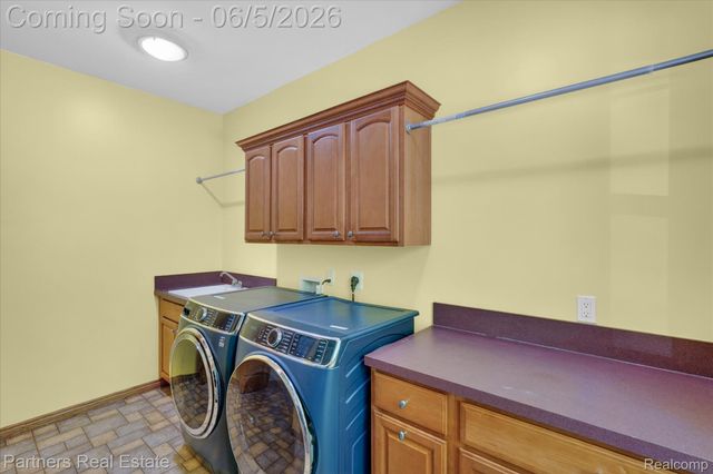 4053 Rolling Acres Drive, Hartland Township, MI 48353