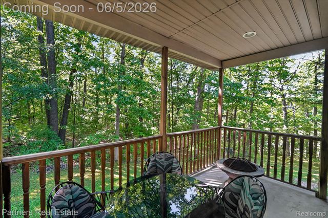 4053 Rolling Acres Drive, Hartland Township, MI 48353