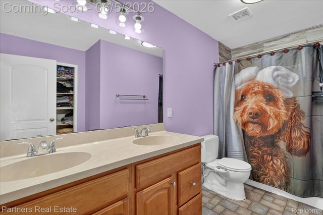 4053 Rolling Acres Drive, Hartland Township, MI 48353