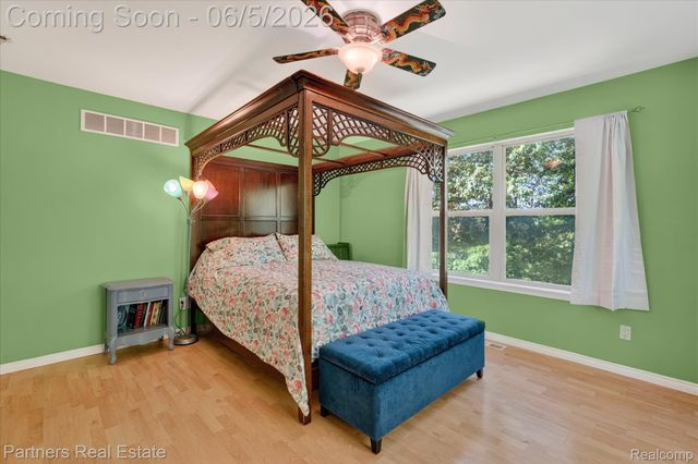 4053 Rolling Acres Drive, Hartland Township, MI 48353