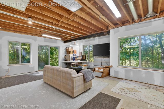 4053 Rolling Acres Drive, Hartland Township, MI 48353