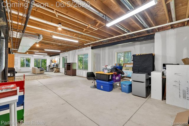 4053 Rolling Acres Drive, Hartland Township, MI 48353