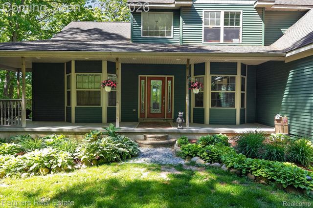 4053 Rolling Acres Drive, Hartland Township, MI 48353