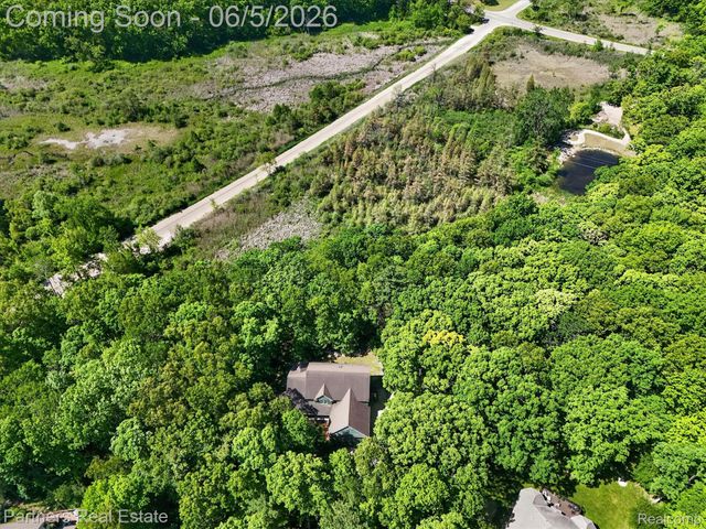 4053 Rolling Acres Drive, Hartland Township, MI 48353