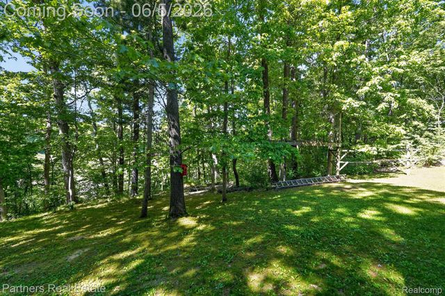 4053 Rolling Acres Drive, Hartland Township, MI 48353