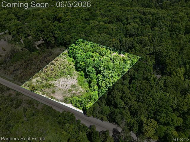 4053 Rolling Acres Drive, Hartland Township, MI 48353