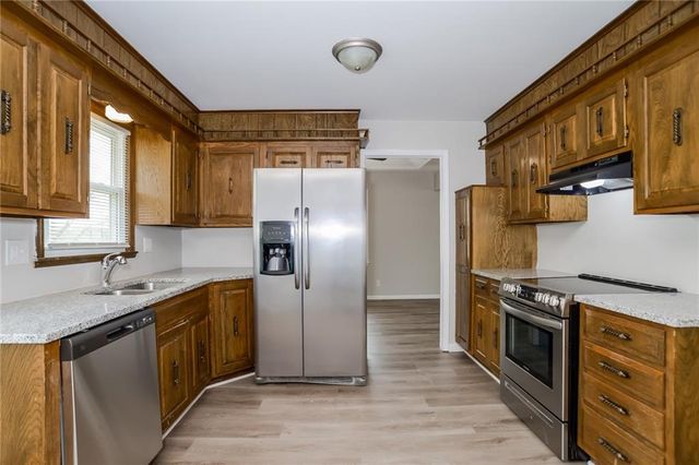 11716 E 60th Terrace, Kansas City, MO 64133