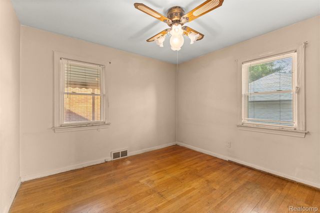 1184 Farnham Avenue, Lincoln Park, MI 48146