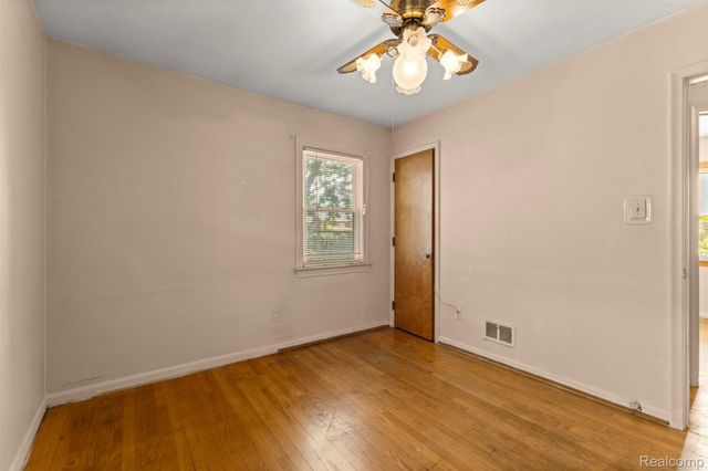 1184 Farnham Avenue, Lincoln Park, MI 48146