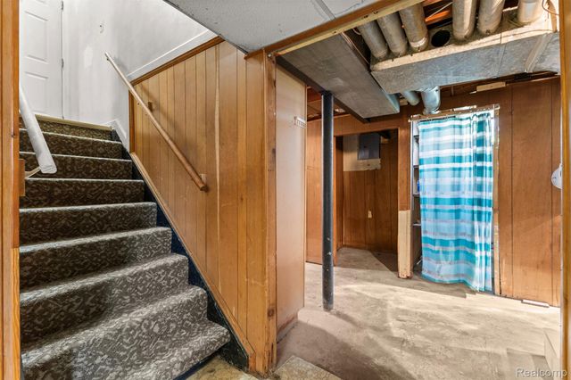 1184 Farnham Avenue, Lincoln Park, MI 48146