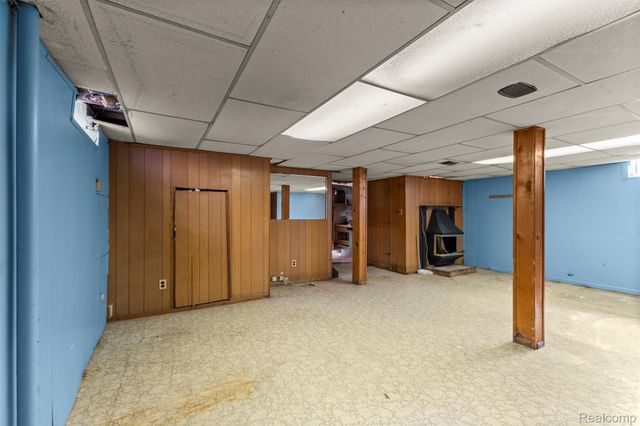 1184 Farnham Avenue, Lincoln Park, MI 48146