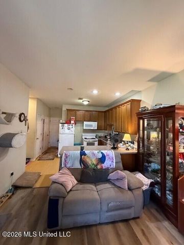 2012 Napoleon Street, A&B, Ocean Springs, MS 39564