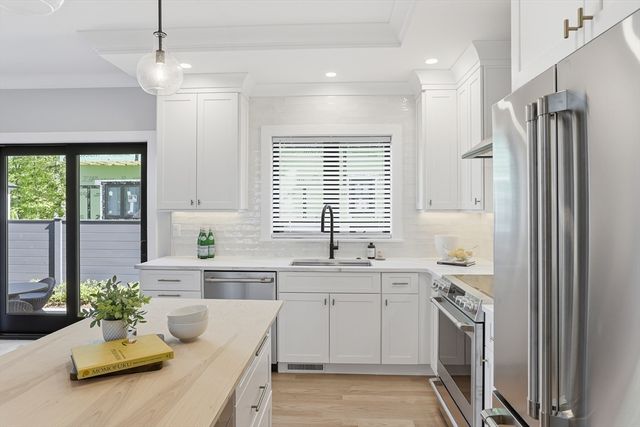 36 Loomis 301, Bedford, MA 01730