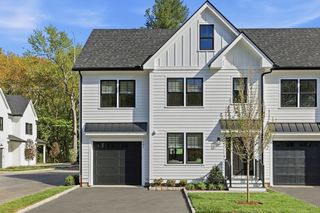 36 Loomis 301, Bedford, MA 01730