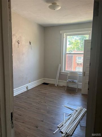 3710 S Broadway, St Louis, MO 63118