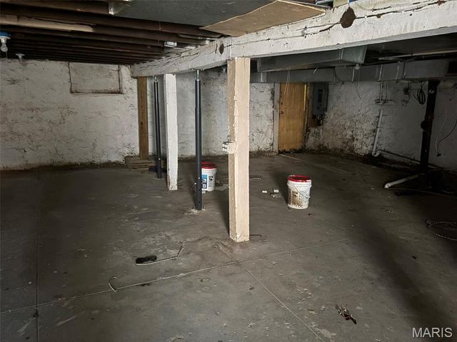 3710 S Broadway, St Louis, MO 63118