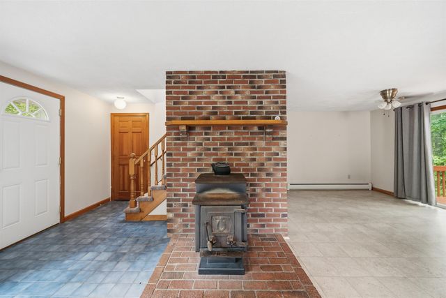 79 Lynchville Park Road, Goffstown, NH 03045