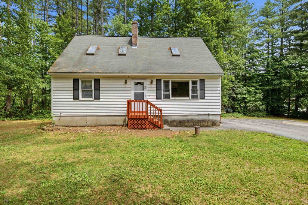 79 Lynchville Park Road, Goffstown, NH 03045