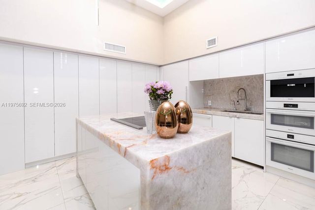 1800 S Ocean Dr 310, Hallandale Beach, FL 33009