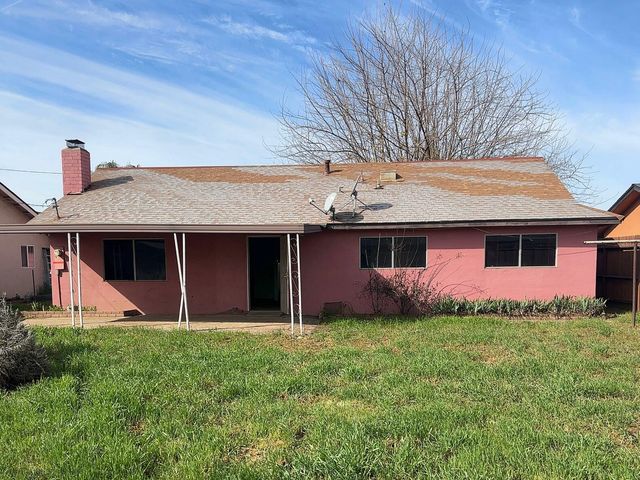 988 Laurel Avenue, Lindsay, CA 93247