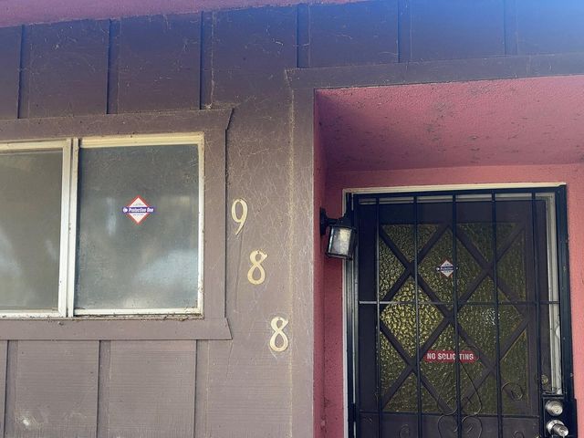 988 Laurel Avenue, Lindsay, CA 93247