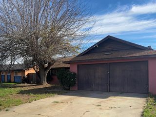 988 Laurel Avenue, Lindsay, CA 93247