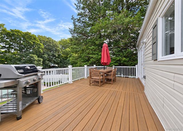 167 Glenmere Way, Holbrook, NY 11741