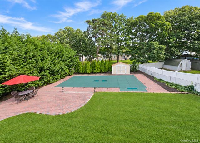 167 Glenmere Way, Holbrook, NY 11741