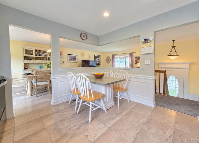 167 Glenmere Way, Holbrook, NY 11741