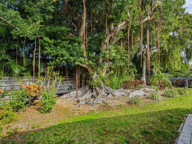 606 OWL WAY, Sarasota, FL 34236