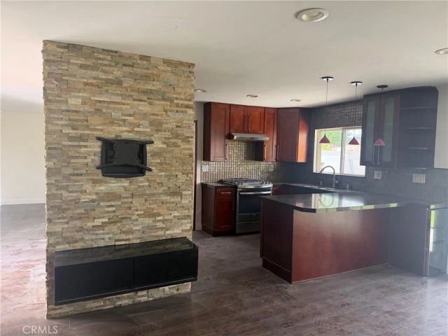 22149 Welby, Canoga Park, CA 91303