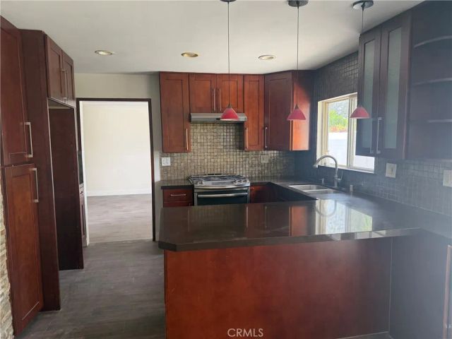 22149 Welby, Canoga Park, CA 91303