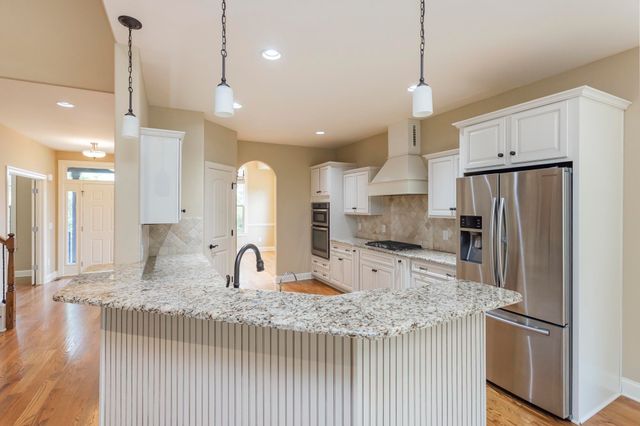 111 Country Hills Dr, Hendersonville, TN 37075