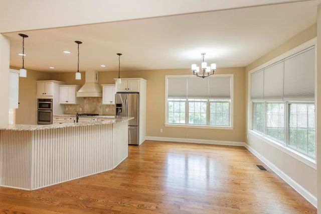 111 Country Hills Dr, Hendersonville, TN 37075
