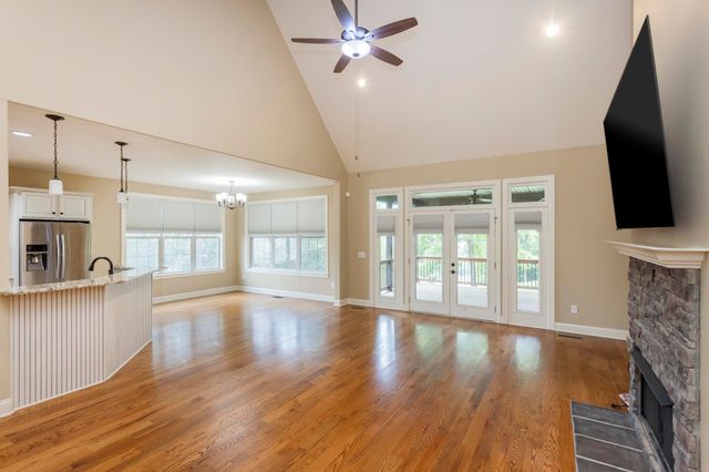 111 Country Hills Dr, Hendersonville, TN 37075