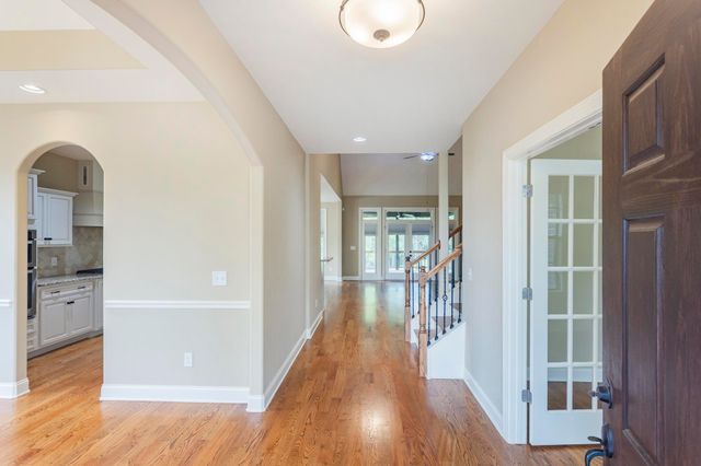 111 Country Hills Dr, Hendersonville, TN 37075