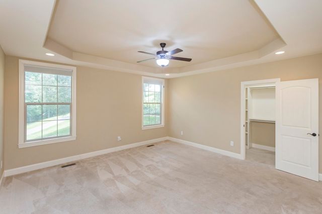 111 Country Hills Dr, Hendersonville, TN 37075