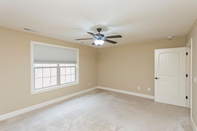 111 Country Hills Dr, Hendersonville, TN 37075