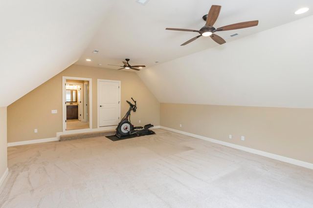 111 Country Hills Dr, Hendersonville, TN 37075