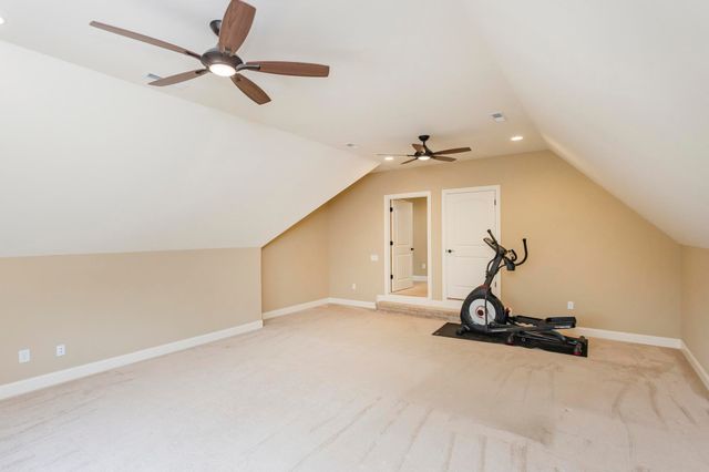 111 Country Hills Dr, Hendersonville, TN 37075