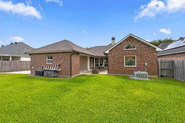 17086 Rennes Rd, Prairieville, LA 70769
