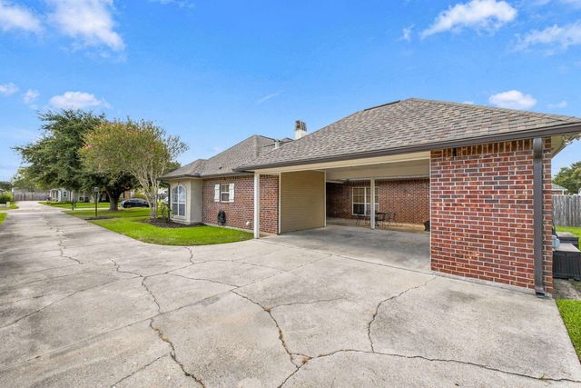 17086 Rennes Rd, Prairieville, LA 70769