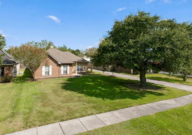 17086 Rennes Rd, Prairieville, LA 70769